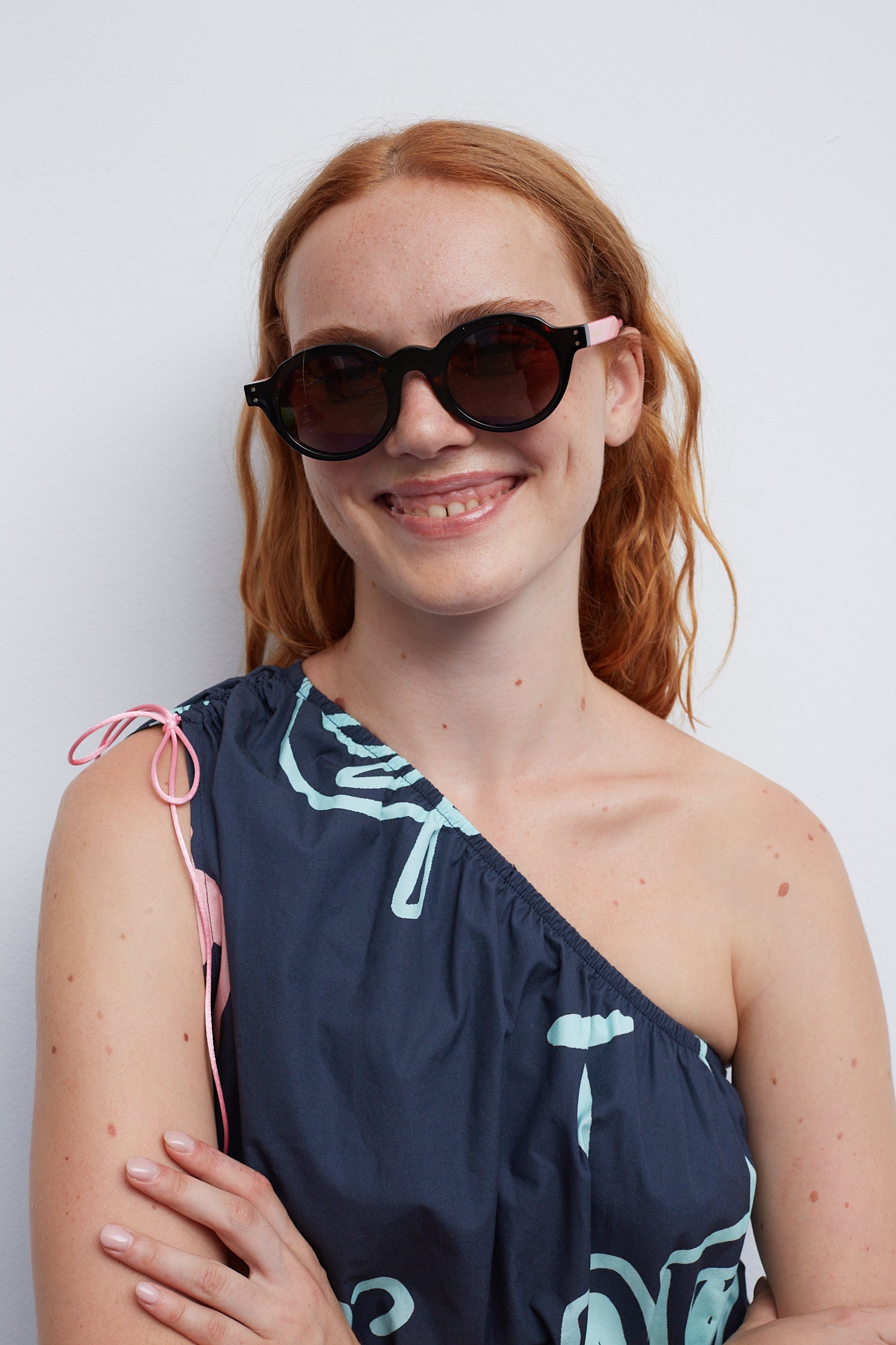 Rosa Brille
