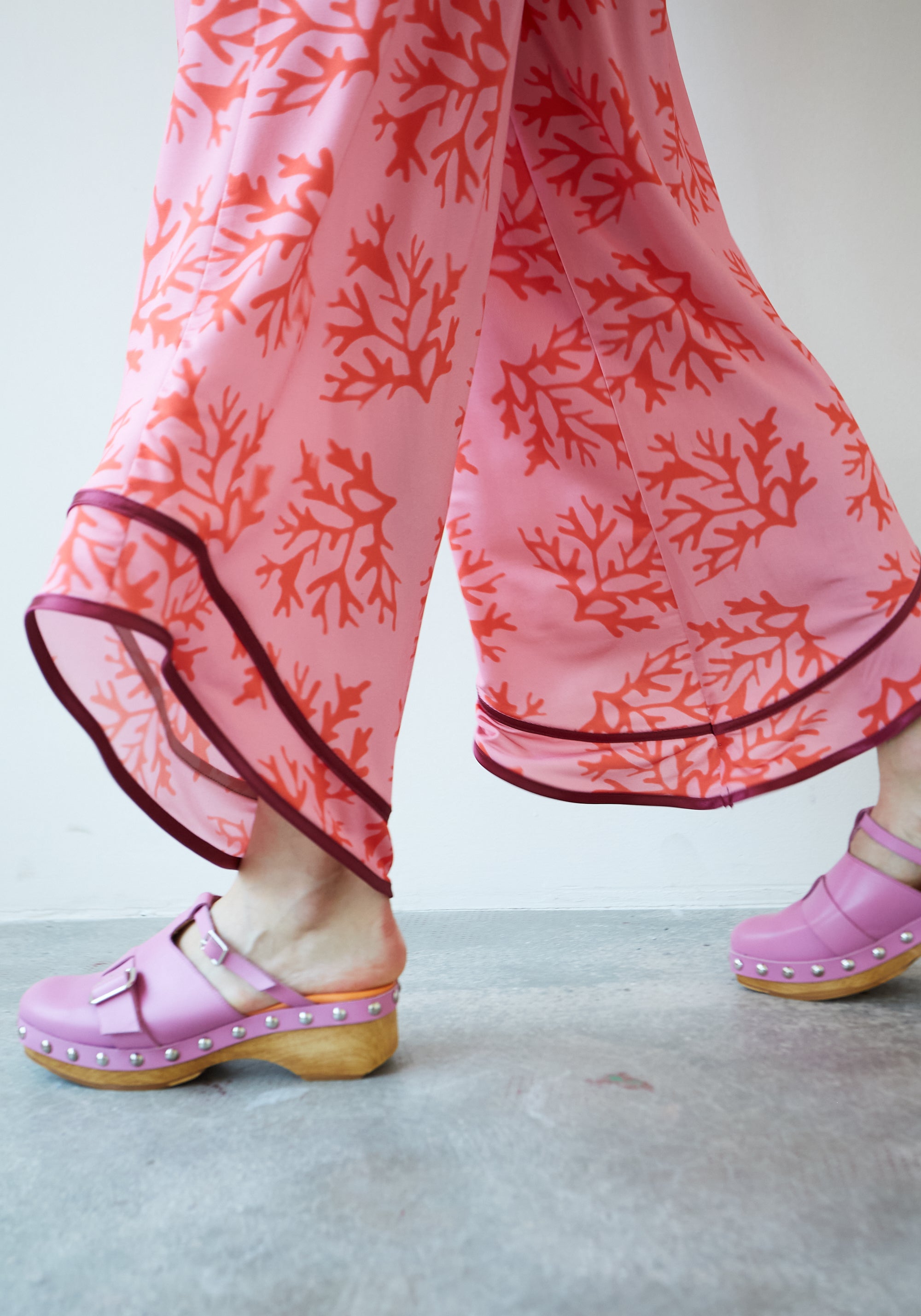 Pink Beso Clog